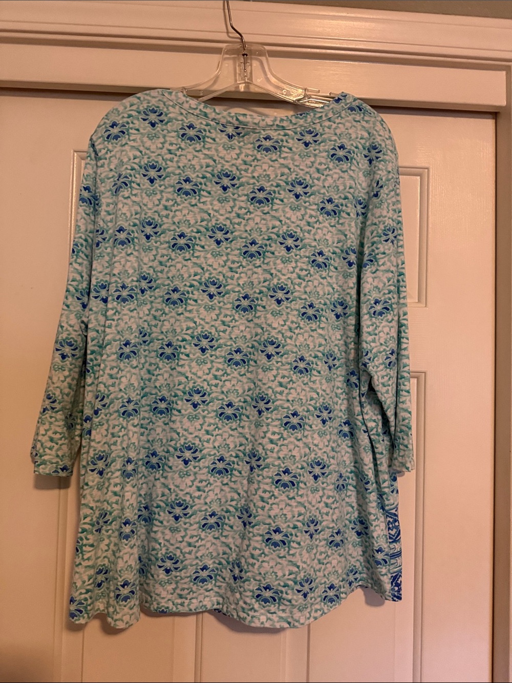 Bundle of 2 Lightweight V-Neck Tunics - Picture 3 of 8
